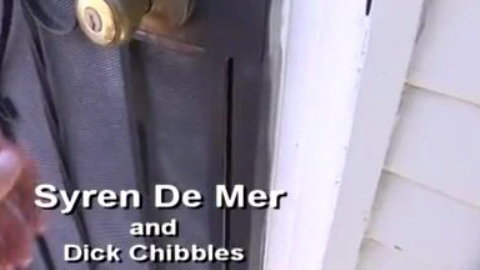 Smokin' sexy busty mommy I'd like to screw deep throats off her landscaper Gorgeous brunette hair mom I'd like to pummel with large milk sacks was doing dishes when her landscaper came in to say this chab was done. Next thing u know this sweetheart was deepthroating his rock hard cock